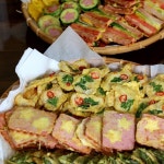 (아버님이 제일 좋아하시는전) 술한잔하고 싶으시다고 한잔드시는데... 오늘 아버님좋아하시는 빈대떡 부쳐드려 술안주로 드시며 어머님의 빈자리... 