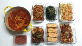 오늘 만개의 레시피보고 밑반찬 잔뜩 만들었네요 ㅎㅎ 맛있는 레시피 올려주신 분들 감사합니다~~❤ 