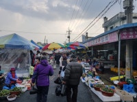 오늘당진장날이라~~대장간에들러포크레인에쓸연장두개만들었네요~^^즐건오후들되삼~^^♡ 