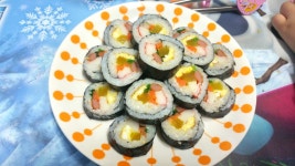 아들램 아침에 원한 김밥..ㅡ아침엔 귀찮아 안해줬더니 계속 걸리더라고요~결국 저녁에 해줬네요^^맛있다며 2줄이나 먹어 치우네요 ㅎㅎㅎ 