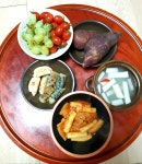 오늘 저녁은 서여니랑 둘이서 요렇게 간단히~~ 서연아빠는 좀 늦는다니 이따 또 밥상차려야쥬~~^^ 