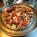 어제 서울 출장 갔다가 밤에 지인들과 마포역가서 갈매기살이랑 껍데기요. 완전 맛나더라구요. 오늘 내려와서 집서 광어회 먹다 매운탕 시원하게... 