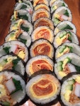 ㅋㅋ 김밥을 말고나니 별로 먹고 싶지가 않아서 빵에 코테지치즈넣어서 먹습니다. 역시 전 빵이 더 좋네요^^ 나없는사이에 날씨가 좋았대요. 동백... 