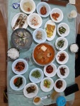 목포유달산 갔다가 근처에 있는 이모식당 이라고 백반집 갔는데 반찬은 우리가 늘먹는 반찬인데 다맛있었어요 백반주문하면 김치찌개나... 