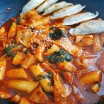 쌀떡 밀떡 모두 모아 찬물에 불려 놓고(6컵불량)물6컵 간장6T 설탕6T... 포장마차떡볶이 #과식 #납작당면만두 #주방속에행복 #엄마손맛 #분식 