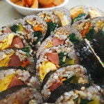 비가 종일 내려 빨래 하는것도 고민이 되는 때이기도 해요. 청소하고... 역시 분식!! 요즘 한국 입춘이 지난 지금이 더 춥다고 하는데 건강 꼭... 