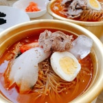 올려 주니.....나쁘지 않아요.💁♂️느닷 카레가 나와 놀라셨죠?😱아직 남자3호는 냉면맛을 잘 몰라 냉면 거부그래서 남자3호만을 위한 카레도 적... 