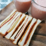 🍉 오늘우 김밥 쌌어용~~^^ 기본김밥!! 오이소박이와 오이냉국 같이 먹었구용~^^ 간식은 오렌지와 토마토쥬스~토스트예용~^^ 🍉 행복한 휴일... 