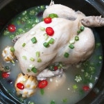 🍒🍒 오늘은 누룽지전복삼계탕이예용!! 장마비 오는 월욜이라 힘내라는 의미로 준비해밨어용~^^😋 양파장아찌 꺼내고 무생채 만들었구용... 