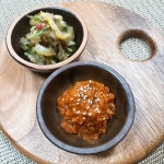 🍈🍈 어제 만들었던 오징어 볶음에 대패 삼겹살 구워서 넣코 같이 볶아서 오삼불고기 만들었구용~^^ 싱싱한 쌈채에 수제 쌈장과 맛있게... 