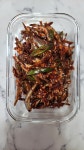 여름반찬2탄 멸치양념무침 여름철에 밑반찬으로 간단하게 먹을수 있는 반찬이에요~ 친정어머니한테 배운거 응용했어요~ㅎ 멸치에다 식초를 살짝... 