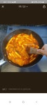국물떡볶이 물4컵 고추장2수저 오뎅.떡(씻어서불린떡) 고춧가루반수저 파많이. 마늘1스푼 다시다1스푼 설탕1수저 식용유반수저 후추약간 