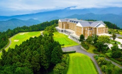 이즈 Yugashima Golf Club & Hotel Resort | 2025년 최신 가격 & 프로모션 - 클룩 Klook 대한민국