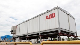 Les eHouses d’ABB accélèrent de plus de 30 % le développement des DataCenters | News center Les eHouses d’ABB accélèrent... 