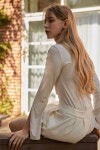 에스윤 Slit Sleeve Turtleneck T-Shirt