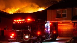 Southern California Wildfire Threatens Homes, Forces Evacuations | The Weather Channel