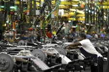 GM Seeks Longer-Term Supplier Contracts in Bid to Cut Costs - WSJ GM Seeks Longer-Term Supplier Contracts in Bid to Cut Costs