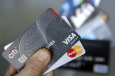 Late Credit-Card Payments Stoke Fears for Banks - WSJ Late Credit-Card Payments Stoke Fears for Banks 