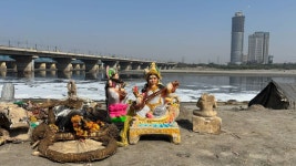 Flipboard에서 더 많은 native village 주제 탐색