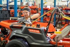 How the US employment boom is leaving factory workers behind