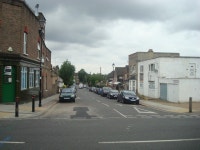 Hollydale Road, Nunhead © Stacey Harris :: Geograph Britain and Ireland Hollydale Road, Nunhead &copy; Stacey Harris