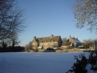 Bowling Green Cottage, Broadwell © andrew auger cc-by-sa/2.0 :: Geograph Britain and Ireland Bowling Green Cottage, Broadwell... 