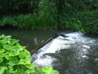 Weir on the river Loddon © Mr Ignavy :: Geograph Britain and Ireland Weir on the river Loddon &copy; Mr Ignavy