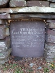 Lord Newboroughs marker, Llanberis © Meirion cc-by-sa/2.0 :: Geograph Britain and Ireland Lord Newboroughs marker, Llanberis... 
