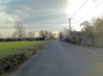 B4016 approaches Appleford Level... © Stuart Logan cc-by-sa/2.0 :: Geograph Britain and Ireland B4016 approaches Appleford... 