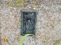 Ordnance Survey Flush Bracket G3995 © Peter Wood cc-by-sa/2.0... Ordnance Survey  Flush Bracket G3995 &copy; Peter Wood cc-by-sa/2.0