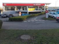 Fish Brothers Kia Motors Swindon © Jaggery cc-by-sa/2.0 :: Geograph Britain and Ireland Fish Brothers Kia Motors Swindon... 