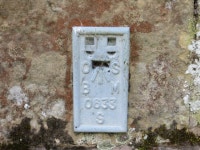 Ordnance Survey Flush Bracket S0633 © Peter Wood cc-by-sa/2.0... Ordnance Survey Flush Bracket S0633 &copy; Peter Wood cc-by-sa/2.0