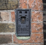 Flush Bracket, Greenwich © Rossographer cc-by-sa/2.0 :: Geograph Britain and Ireland Flush Bracket, Greenwich... 