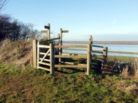 Footpath junction above Alkborough Flats © Graham Hogg :: Geograph Britain and Ireland Footpath junction above Alkborough Flats... 