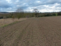 Farmland at the Castle Hill Country Park © Mat Fascione cc-by-sa/2.0 :: Geograph Britain and Ireland Farmland at the Castle Hill... 