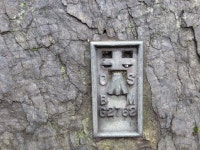Ordnance Survey Flush Bracket G2762 © Peter Wood cc-by-sa/2.0... Ordnance Survey Flush Bracket G2762 &copy; Peter Wood cc-by-sa/2.0