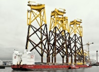 Boabarge 35 and wind turbine parts,... © Albert Bridge cc-by-sa/2.0 :: Geograph Britain and Ireland Boabarge 35 and wind... 