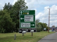 Roadsign on the A1122 Wisbech Road © Geographer cc-by-sa/2.0 :: Geograph Britain and Ireland Roadsign on the A1122 Wisbech... 