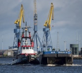 Tug Goliath and barge, Belfast © Rossographer :: Geograph Britain and Ireland Tug Goliath and barge, Belfast &copy; Rossographer