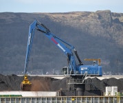 Crane, Belfast © Rossographer :: Geograph Britain and Ireland Crane, Belfast &copy; Rossographer