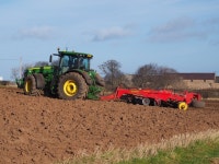 John Deere working with a Vaderstad... © Jennifer Petrie :: Geograph Britain and Ireland John Deere working with a Vaderstad...... 