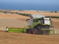 Claas Combine Harvesting Oats at... © Jennifer Petrie cc-by-sa/2.0 :: Geograph Britain and Ireland Claas Combine Harvesting Oats... 