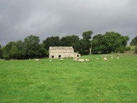 Stone barn near Carlton © T Eyre :: Geograph Britain and Ireland Stone barn near Carlton &copy; T  Eyre