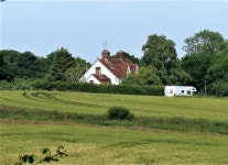 Little Park Cottages north of Battle... © Patrick Roper cc-by-sa/2.0 :: Geograph Britain and Ireland Little Park Cottages north... 