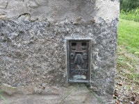Ordnance Survey Flush Bracket G4057 © Peter Wood cc-by-sa/2.0... Ordnance Survey Flush Bracket G4057 &copy; Peter Wood cc-by-sa/2.0