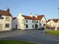 The White Horse © Kevin Waterhouse :: Geograph Britain and Ireland The White Horse &copy; Kevin Waterhouse