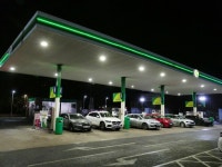 BP filling station, Bramall Lane,... © Stephen Craven cc-by-sa/2.0 :: Geograph Britain and Ireland BP filling station, Bramall... 