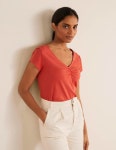 Red J0843-RED | 트렌비 보덴-리퍼브 보덴 탑 브이넥 레드... Ruched V-Neck Top - Cherry Red J0843-RED | 트렌비 | www.trenbe.com