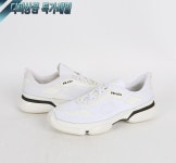 laced sneakers 4E3574 3ON8 F0009 | 트렌비 프라다-가죽 스니커즈 Leather laced sneakers 4E3574 3ON8 F0009 | 트렌비 | www.trenbe.com