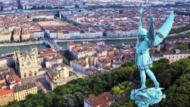 축구선수 이용이 북한에서 태어났다면? | 오르비 축구선수 이용이 북한에서 태어났다면? - 오르비